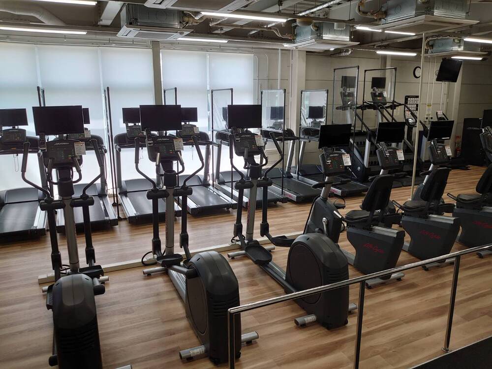 福島店ジムフィットネス器具画像1